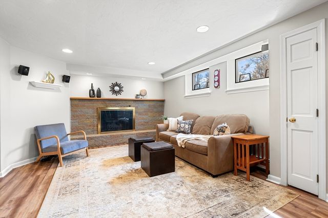 14 Melrose Ave, Needham, MA 02492