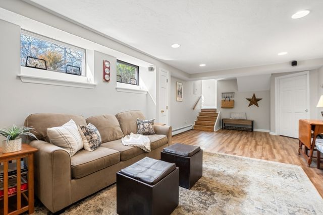 14 Melrose Ave, Needham, MA 02492