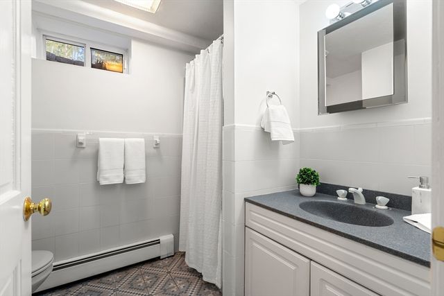 14 Melrose Ave, Needham, MA 02492