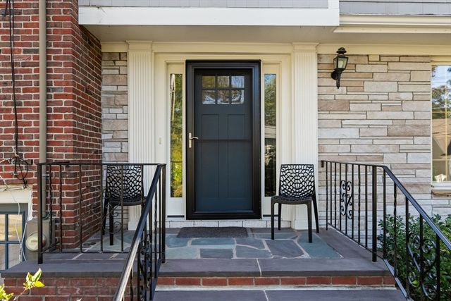 14 Melrose Ave, Needham, MA 02492