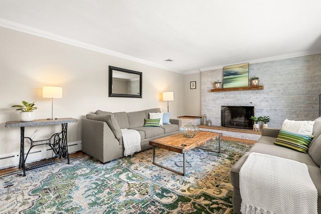 14 Melrose Ave, Needham, MA 02492