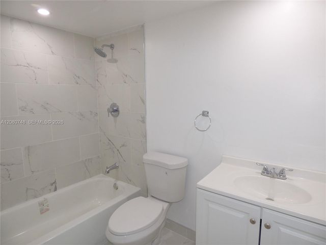 361 S Hollybrook Drive 302, Pembroke Pines, FL 33025