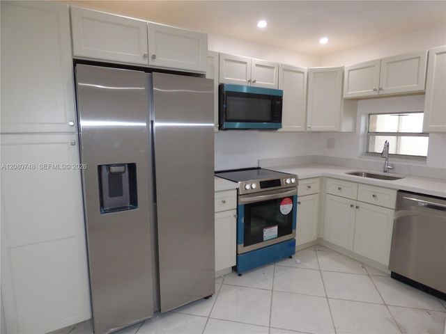 361 S Hollybrook Drive 302, Pembroke Pines, FL 33025