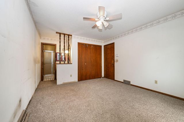 6215 Cavell Avenue N, Brooklyn Park, MN 55428