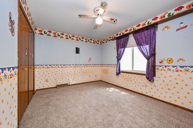 6215 Cavell Avenue N, Brooklyn Park, MN 55428