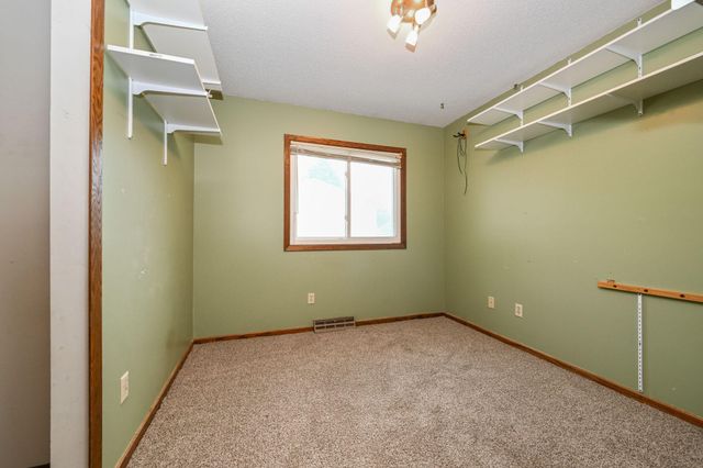 6215 Cavell Avenue N, Brooklyn Park, MN 55428