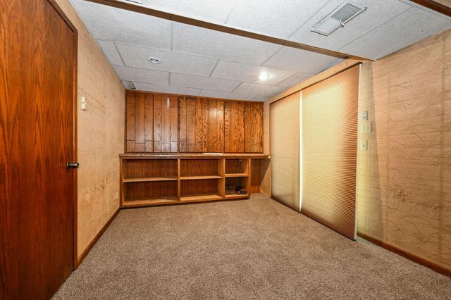 6215 Cavell Avenue N, Brooklyn Park, MN 55428