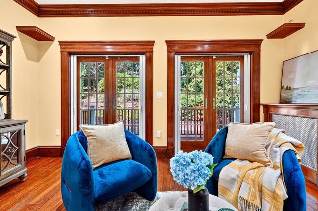 127 Commonwealth Ave, Newton, MA 02467