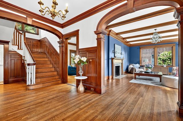 127 Commonwealth Ave, Newton, MA 02467