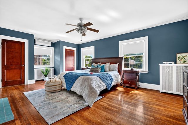 127 Commonwealth Ave, Newton, MA 02467