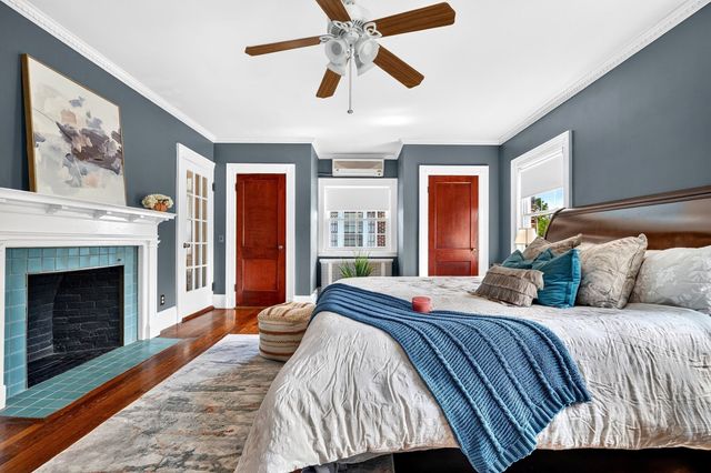 127 Commonwealth Ave, Newton, MA 02467