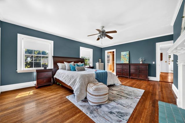 127 Commonwealth Ave, Newton, MA 02467