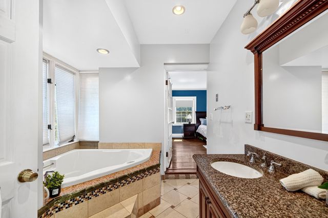 127 Commonwealth Ave, Newton, MA 02467