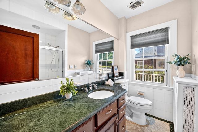 127 Commonwealth Ave, Newton, MA 02467