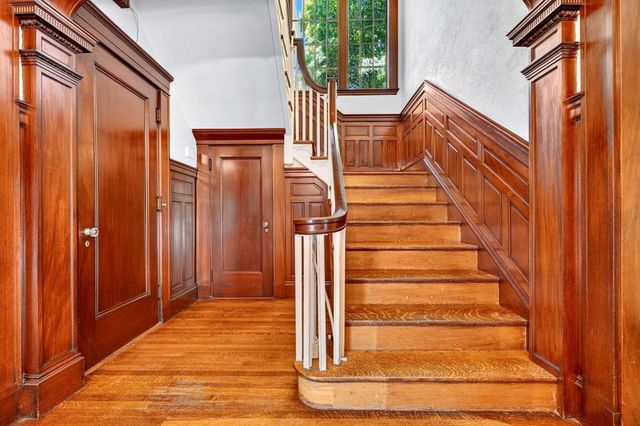 127 Commonwealth Ave, Newton, MA 02467