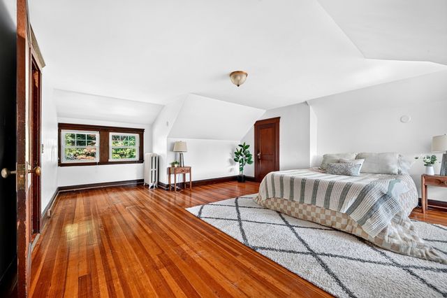 127 Commonwealth Ave, Newton, MA 02467