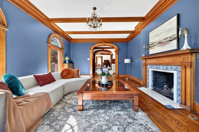 127 Commonwealth Ave, Newton, MA 02467