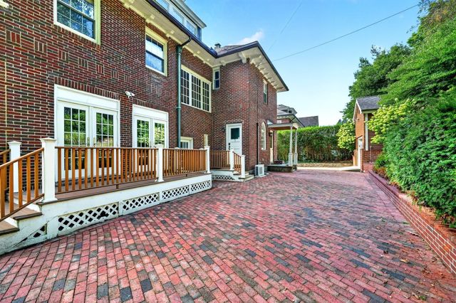 127 Commonwealth Ave, Newton, MA 02467
