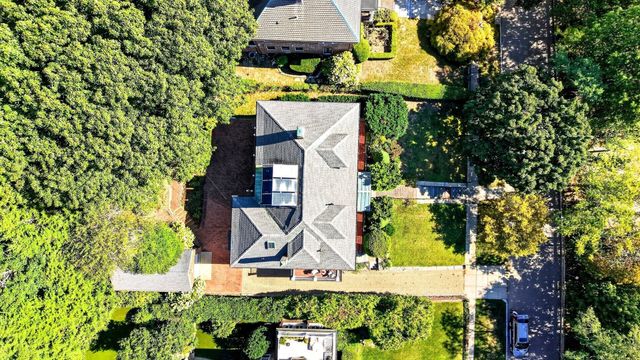 127 Commonwealth Ave, Newton, MA 02467