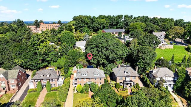 127 Commonwealth Ave, Newton, MA 02467