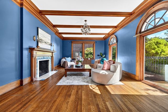 127 Commonwealth Ave, Newton, MA 02467