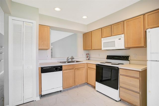 13324 FAIRWAY GLEN DRIVE 101, Orlando, FL 32824