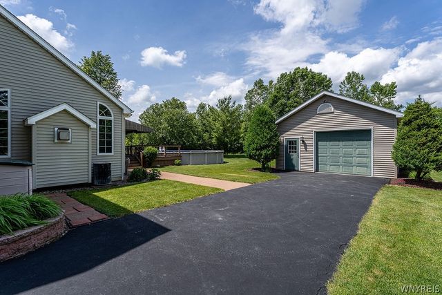 4815 Tonawanda Creek Road, Pendleton, NY 14120
