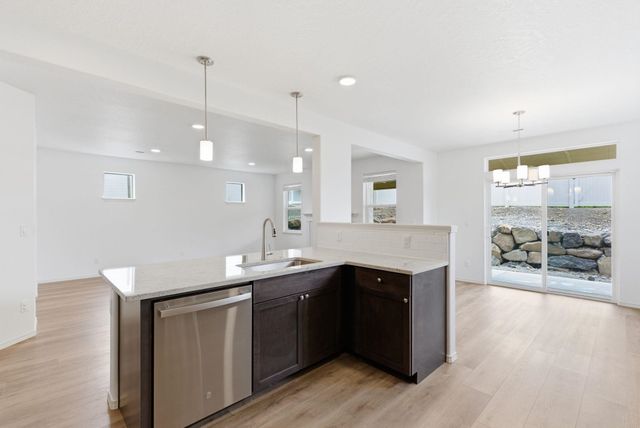 19698 E 3rd Ln, Greenacres, WA 99016