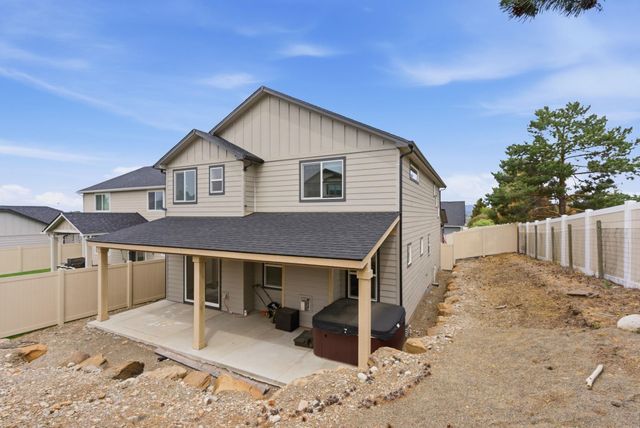 19698 E 3rd Ln, Greenacres, WA 99016