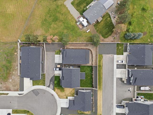 19698 E 3rd Ln, Greenacres, WA 99016