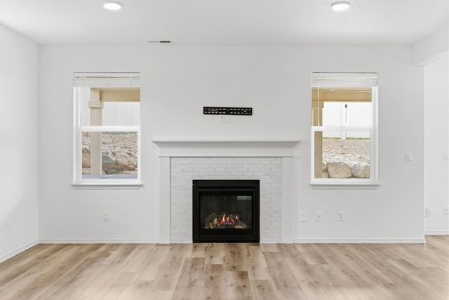 19698 E 3rd Ln, Greenacres, WA 99016