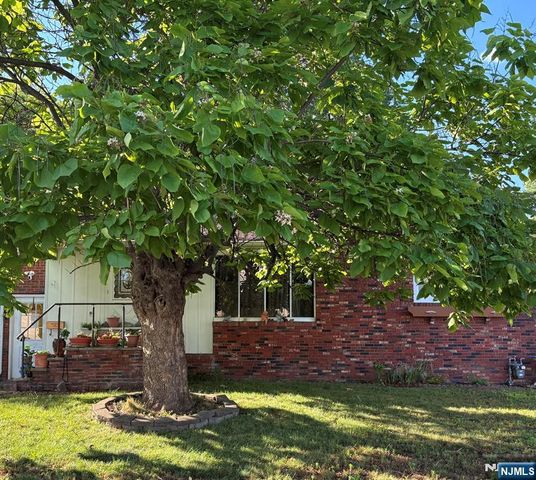 477 Steinway Road, Saddle Brook, NJ 07663