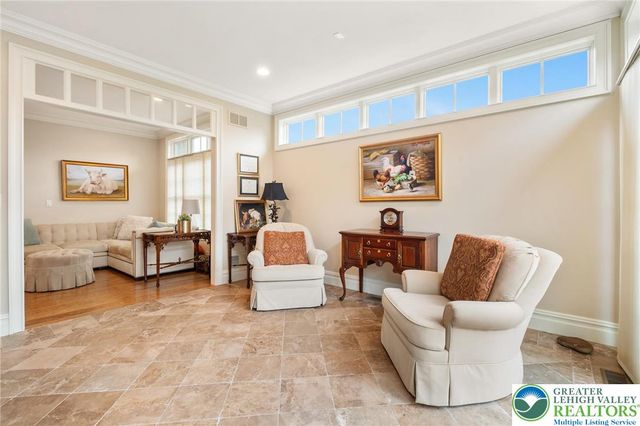 2055 Forge Run, Bethlehem City, PA 18015