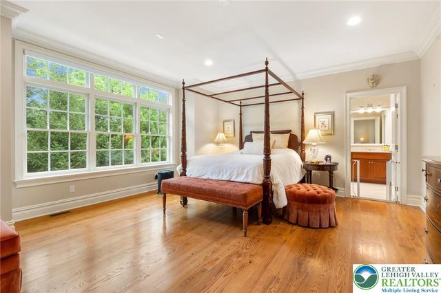 2055 Forge Run, Bethlehem City, PA 18015