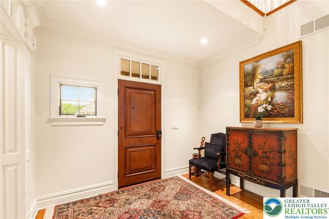 2055 Forge Run, Bethlehem City, PA 18015