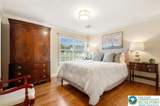 2055 Forge Run, Bethlehem City, PA 18015