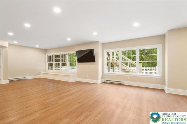 2055 Forge Run, Bethlehem City, PA 18015