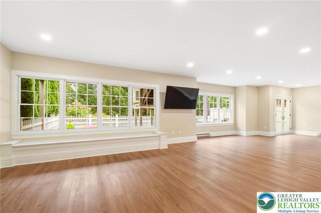 2055 Forge Run, Bethlehem City, PA 18015