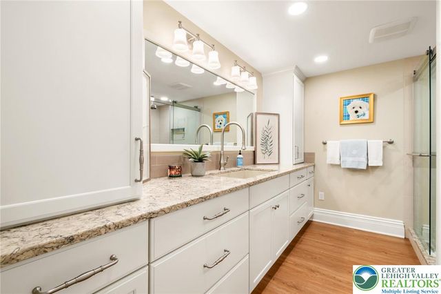 2055 Forge Run, Bethlehem City, PA 18015