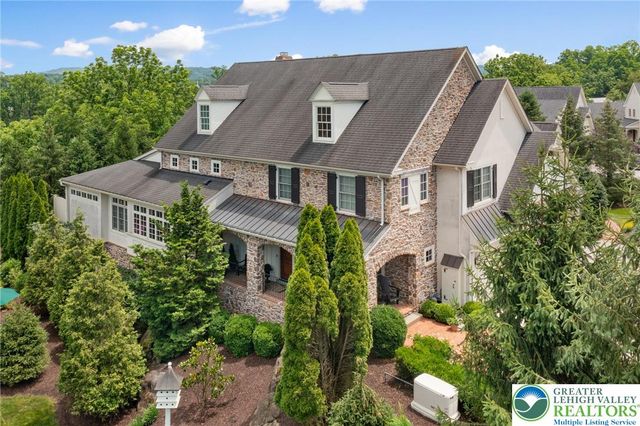 2055 Forge Run, Bethlehem City, PA 18015