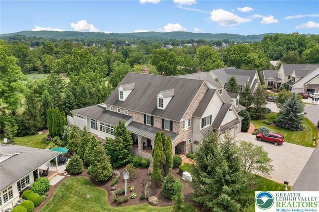 2055 Forge Run, Bethlehem City, PA 18015