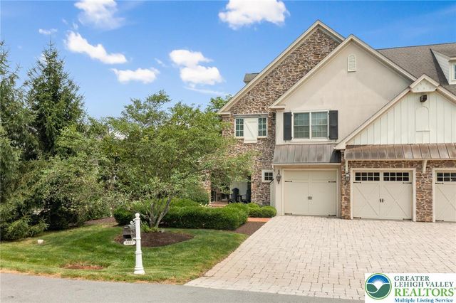 2055 Forge Run, Bethlehem City, PA 18015