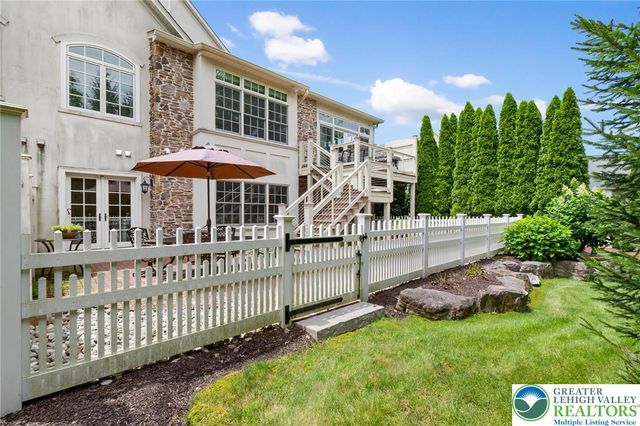 2055 Forge Run, Bethlehem City, PA 18015