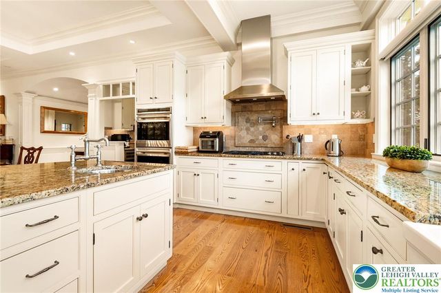 2055 Forge Run, Bethlehem City, PA 18015