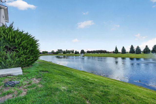 1738 WATERS EDGE Drive 1738, Minooka, IL 60447