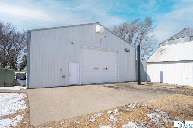 48994 County Road 13, North Mankato, MN 56003