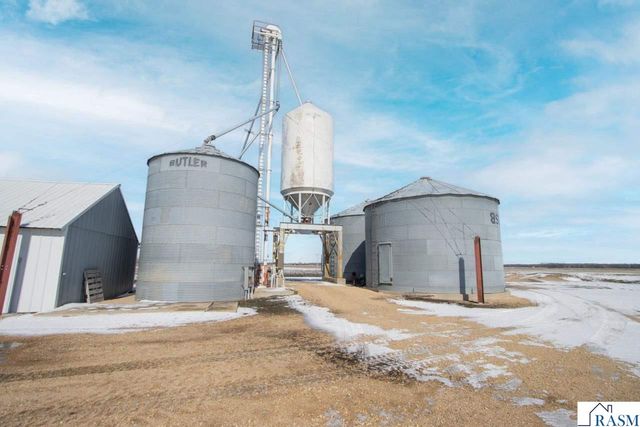 48994 County Road 13, North Mankato, MN 56003
