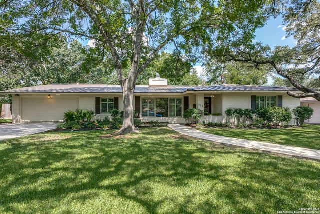515 Country Ln, San Antonio, TX 78209