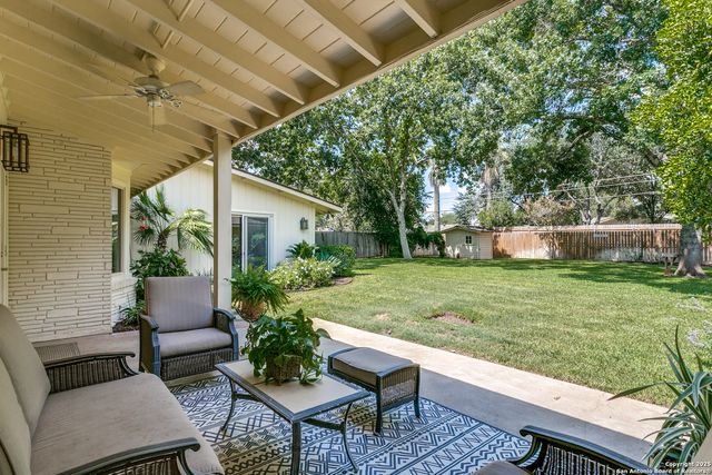 515 Country Ln, San Antonio, TX 78209
