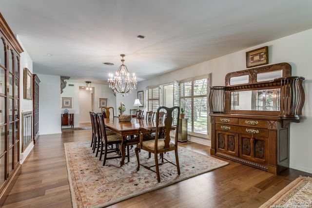 515 Country Ln, San Antonio, TX 78209